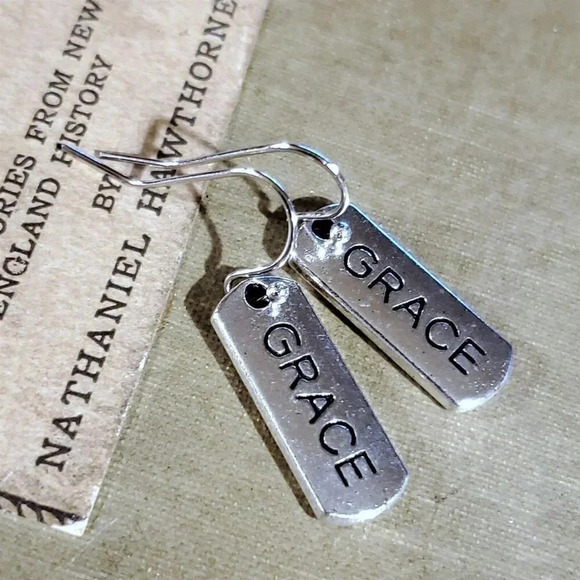 Grace Inspirational Word Message Carved Silver Black Earrings - Picture 5 of 8